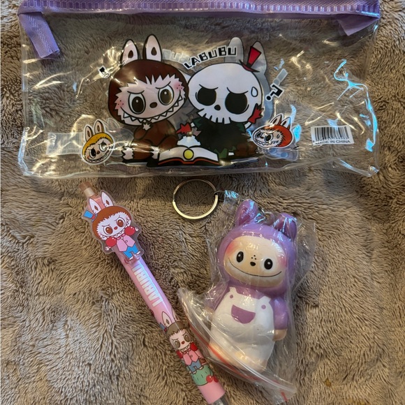 Labubu Clear Pouch with Pen and Keychain Set 3 pieces all New - Picture 1 of 3